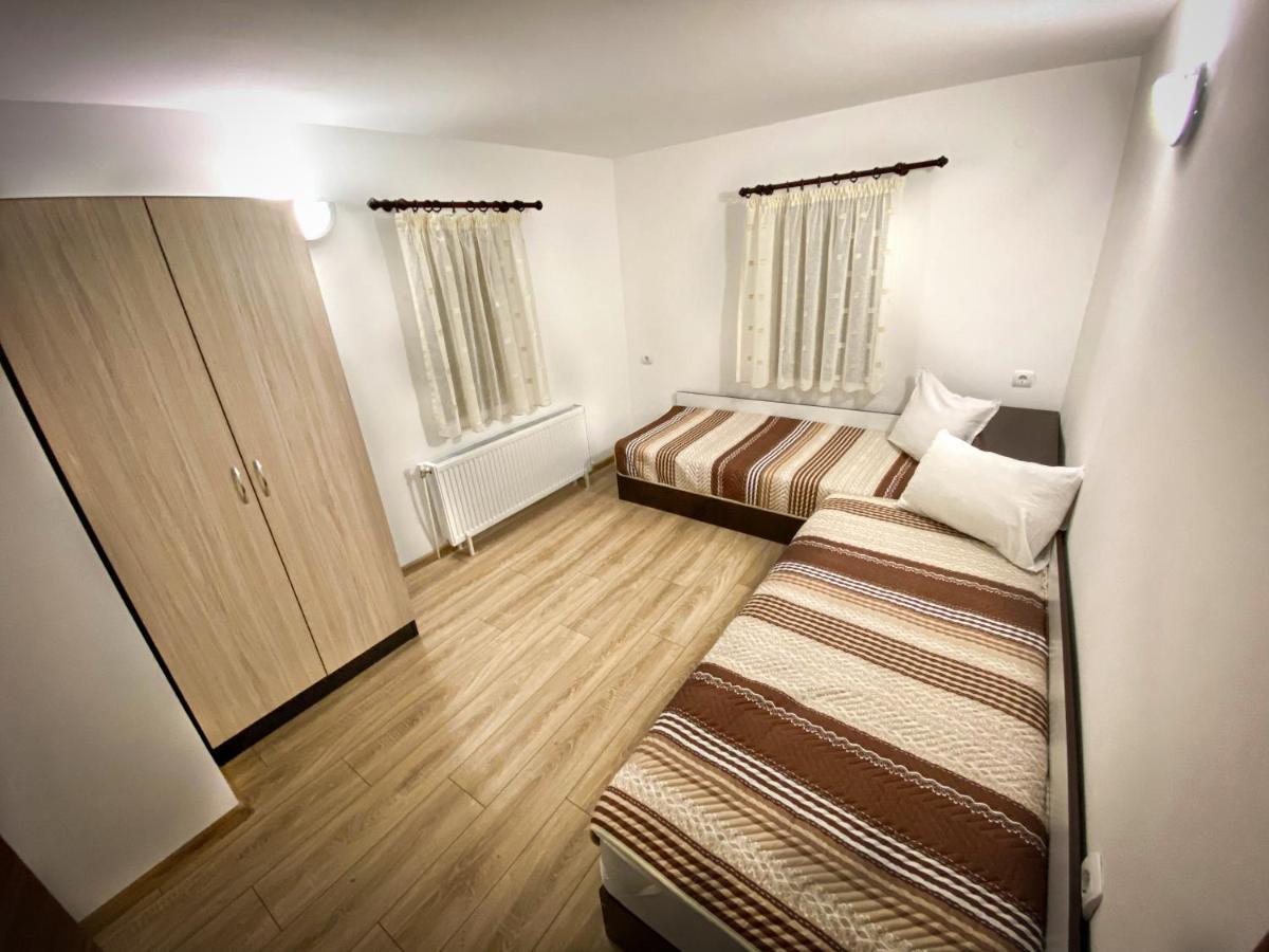 Старият Дюкянь Villa Elena Exteriör bild
